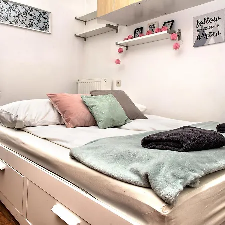 Amberhome Luxury *